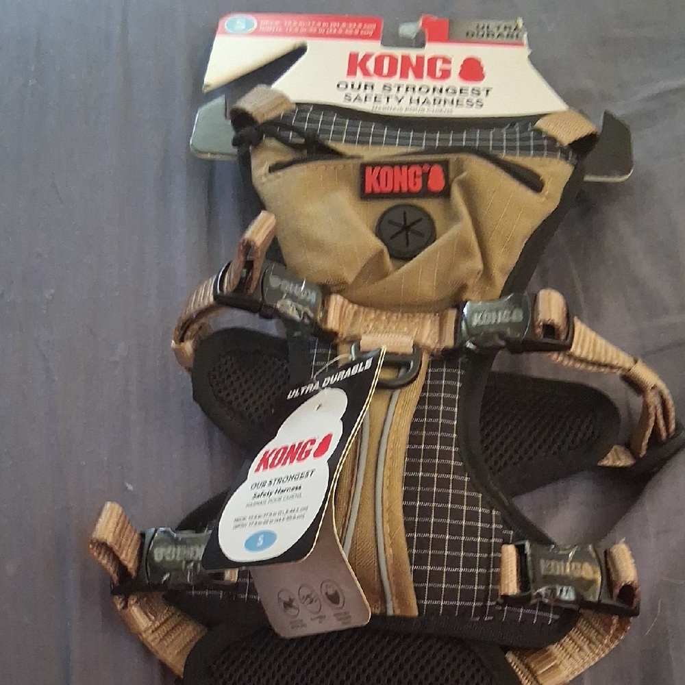 KONG Tan & Black Dog Harness with Reflective Trim